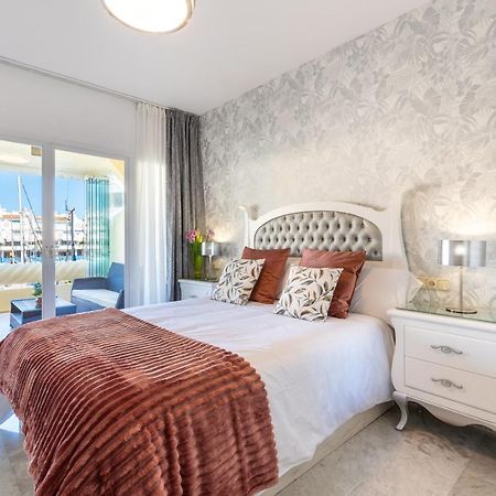 Wintowinrentals Apartamento De Lujo En Medio De Puerto Marina. بينالماذينا المظهر الخارجي الصورة