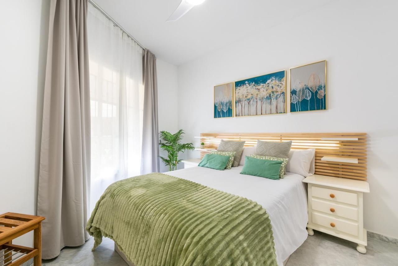 Wintowinrentals Apartamento De Lujo En Medio De Puerto Marina. بينالماذينا المظهر الخارجي الصورة