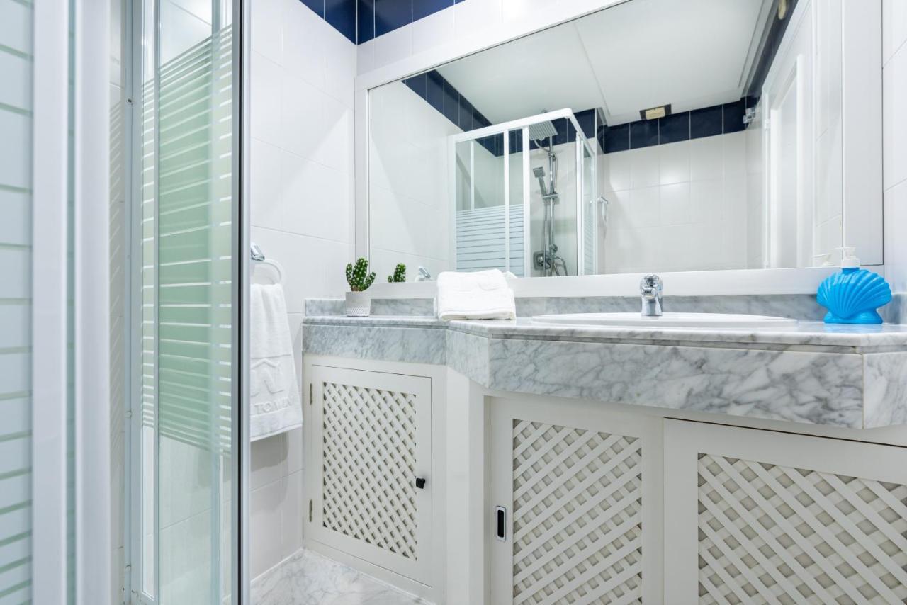 Wintowinrentals Apartamento De Lujo En Medio De Puerto Marina. بينالماذينا المظهر الخارجي الصورة