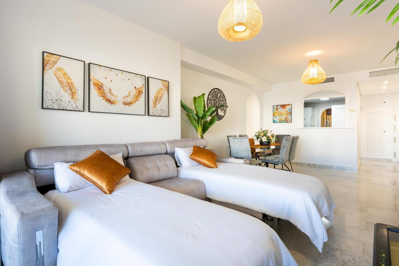 Wintowinrentals Apartamento De Lujo En Medio De Puerto Marina. بينالماذينا المظهر الخارجي الصورة