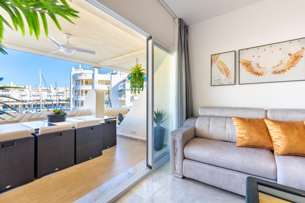 Wintowinrentals Apartamento De Lujo En Medio De Puerto Marina. بينالماذينا المظهر الخارجي الصورة