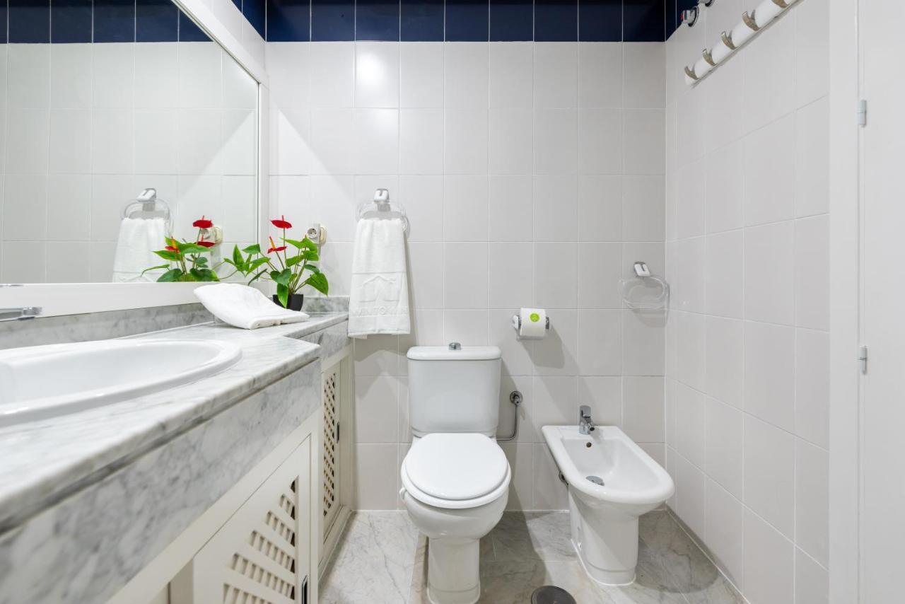 Wintowinrentals Apartamento De Lujo En Medio De Puerto Marina. بينالماذينا المظهر الخارجي الصورة