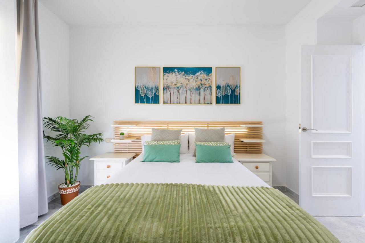 Wintowinrentals Apartamento De Lujo En Medio De Puerto Marina. بينالماذينا المظهر الخارجي الصورة