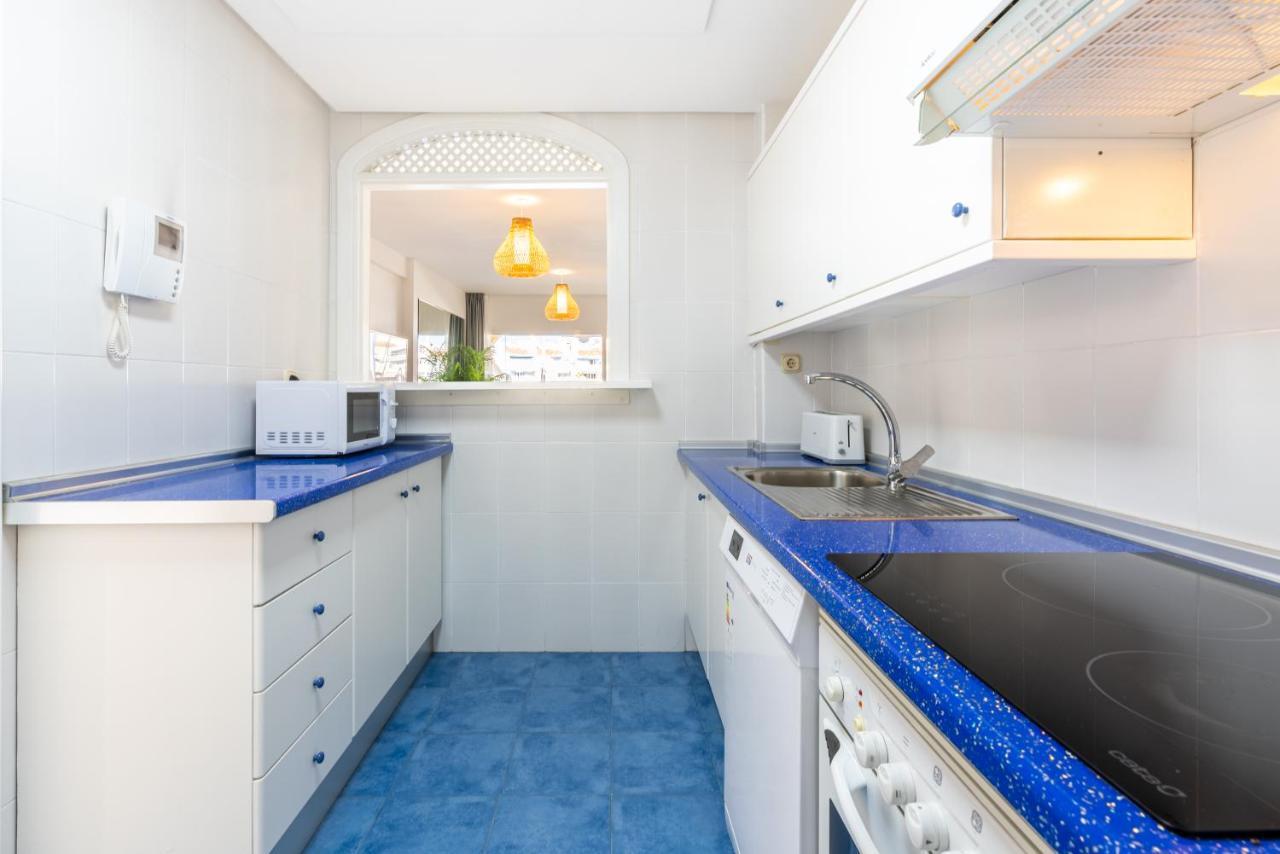 Wintowinrentals Apartamento De Lujo En Medio De Puerto Marina. بينالماذينا المظهر الخارجي الصورة