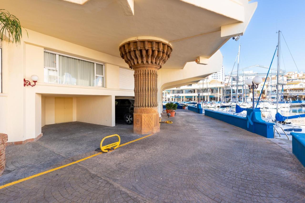 Wintowinrentals Apartamento De Lujo En Medio De Puerto Marina. بينالماذينا المظهر الخارجي الصورة
