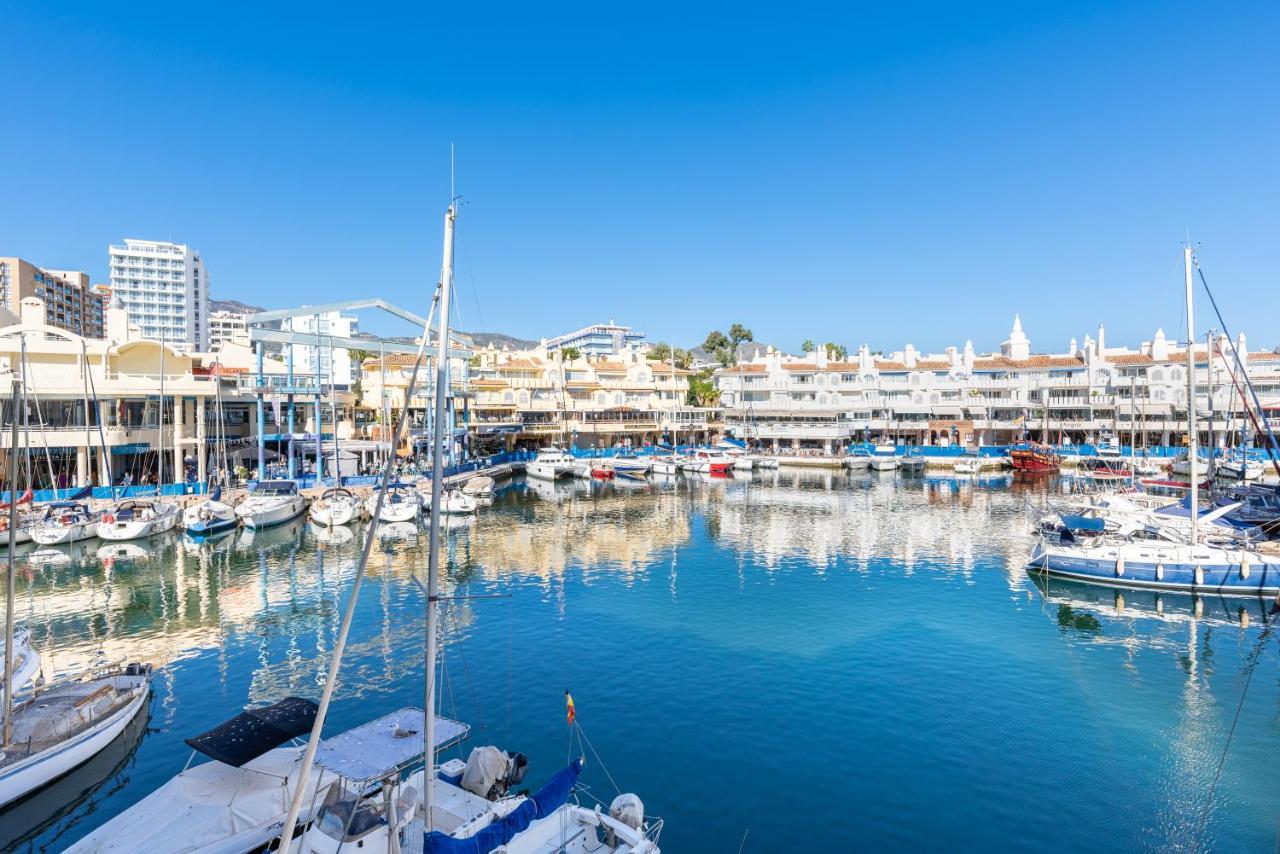 Wintowinrentals Apartamento De Lujo En Medio De Puerto Marina. بينالماذينا المظهر الخارجي الصورة