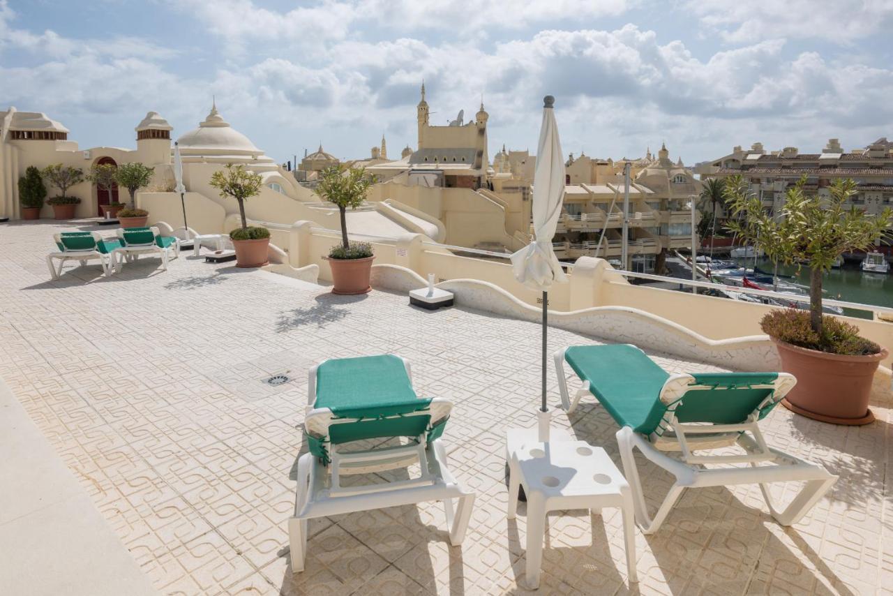 Wintowinrentals Apartamento De Lujo En Medio De Puerto Marina. بينالماذينا المظهر الخارجي الصورة